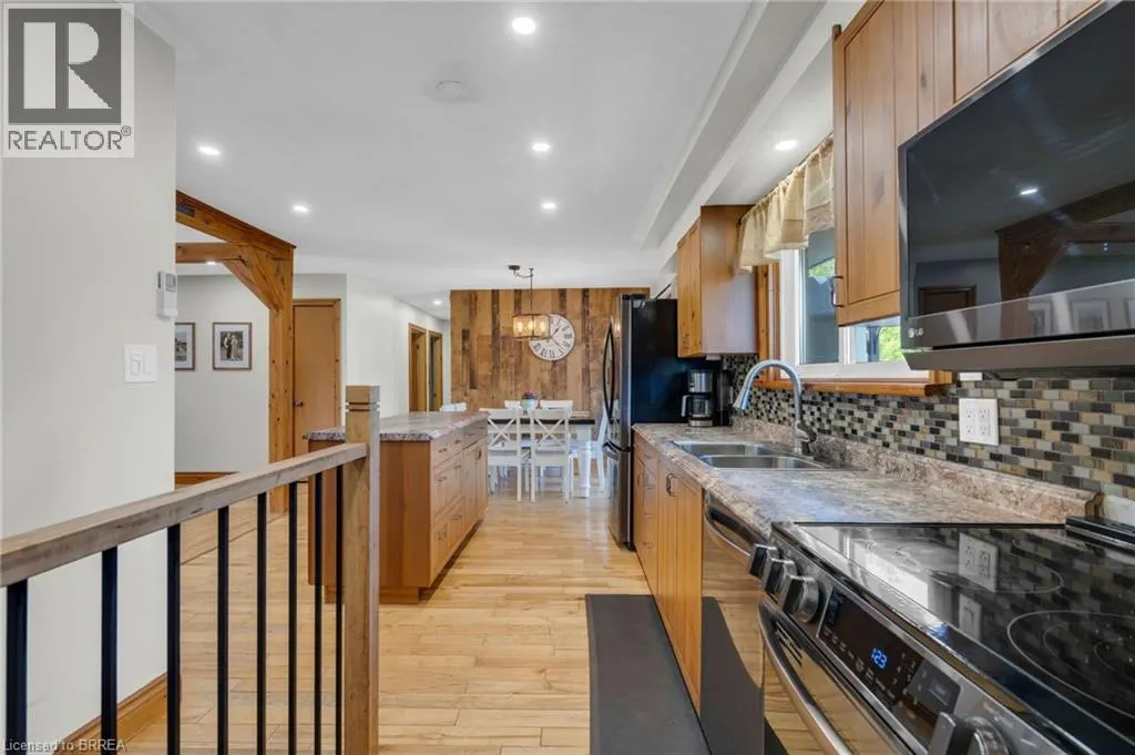 212 HAMILTON Drive