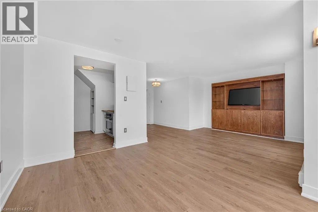 10 JOHN Street W Unit# 409 #409