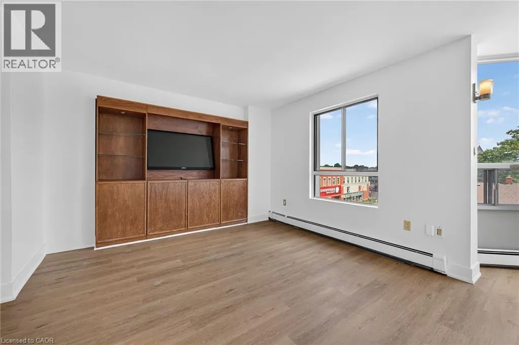 10 JOHN Street W Unit# 409 #409