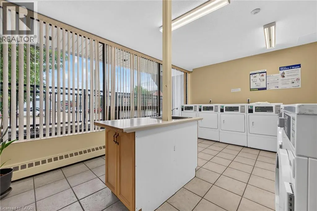 10 JOHN Street W Unit# 409 #409