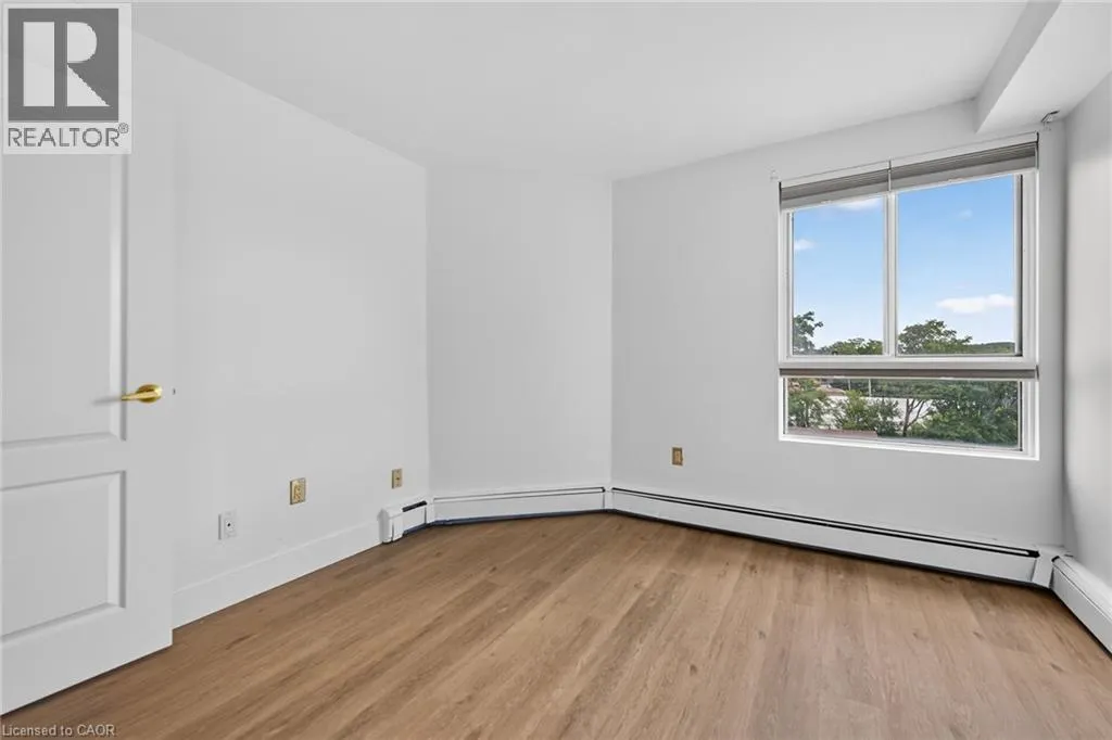 10 JOHN Street W Unit# 409 #409