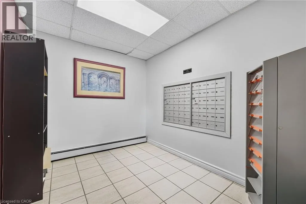 10 JOHN Street W Unit# 409 #409