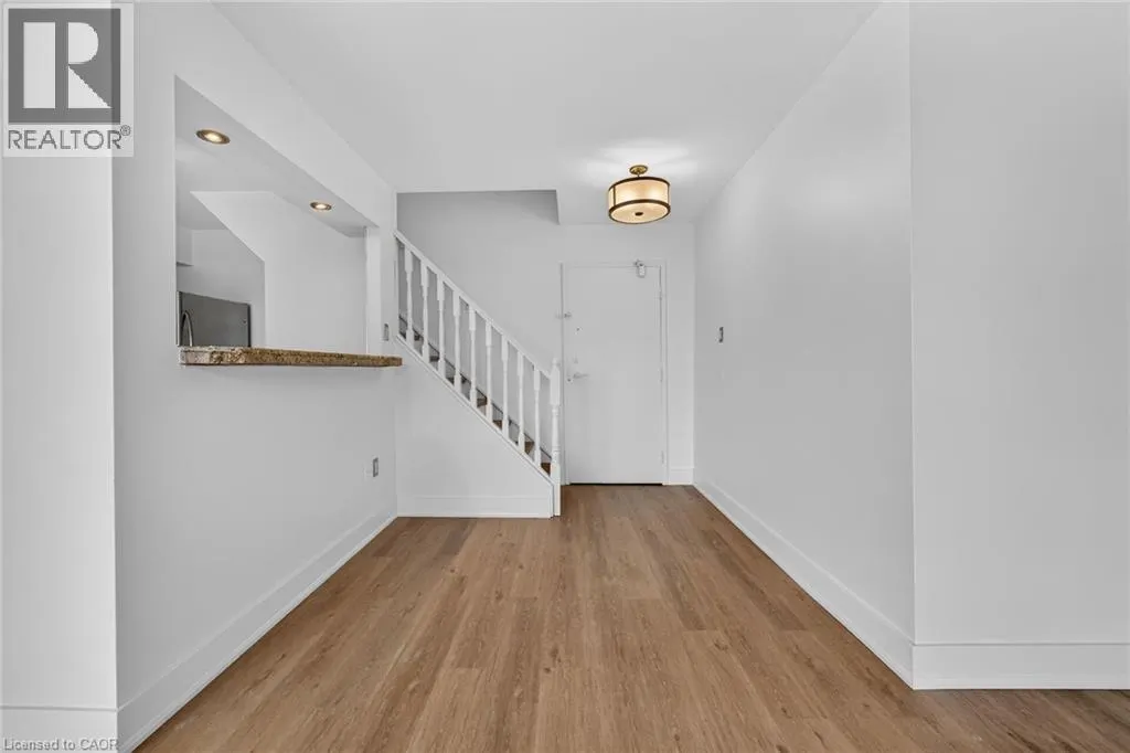 10 JOHN Street W Unit# 409 #409