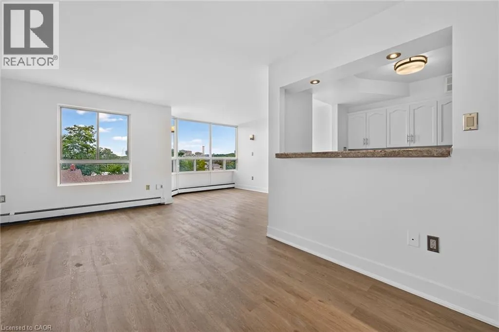 10 JOHN Street W Unit# 409 #409