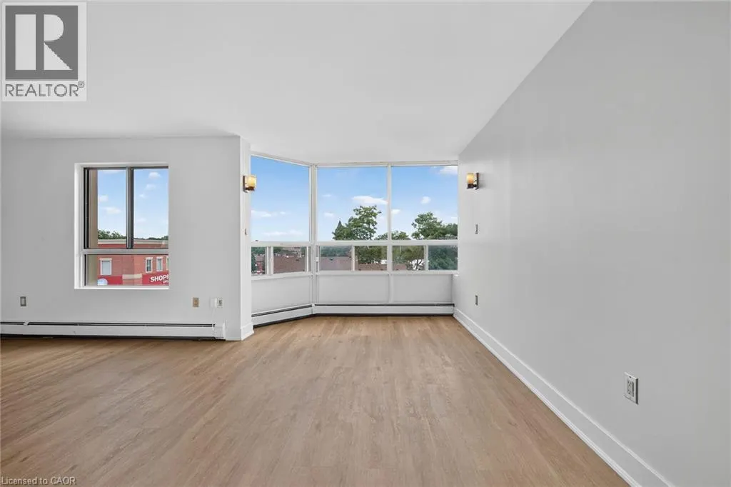 10 JOHN Street W Unit# 409 #409