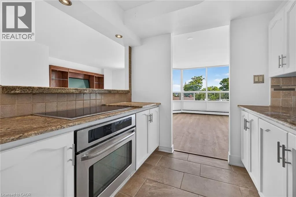 10 JOHN Street W Unit# 409 #409