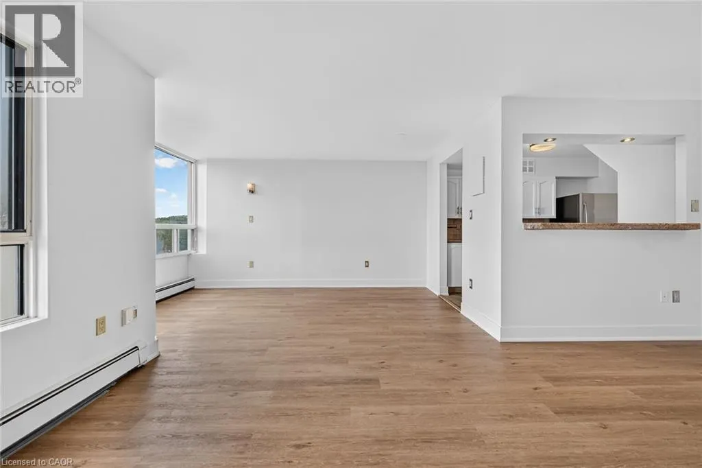 10 JOHN Street W Unit# 409 #409