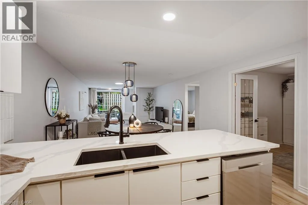 262 DUNDAS Street E Unit# 111 #111