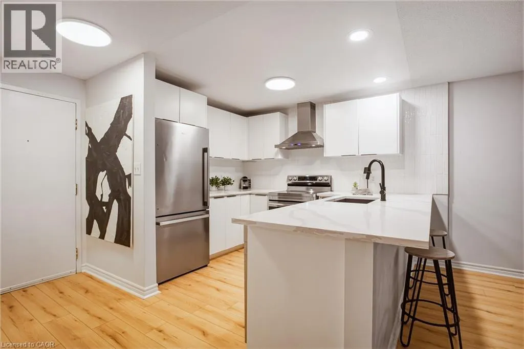 262 DUNDAS Street E Unit# 111 #111