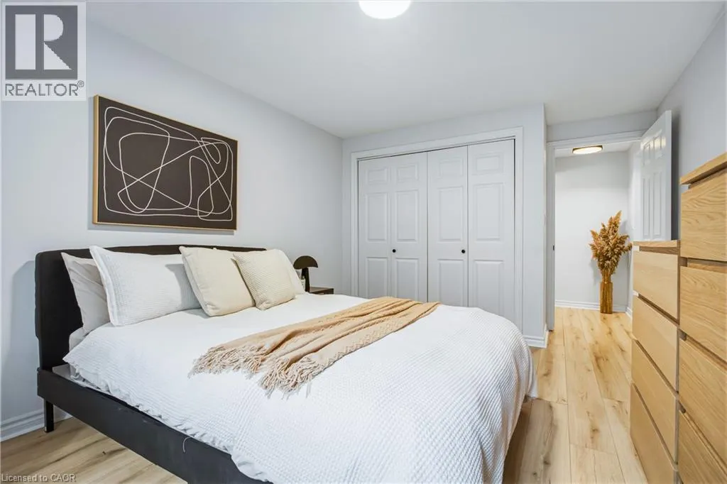 262 DUNDAS Street E Unit# 111 #111