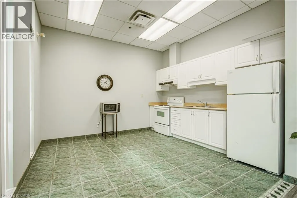 262 DUNDAS Street E Unit# 111 #111