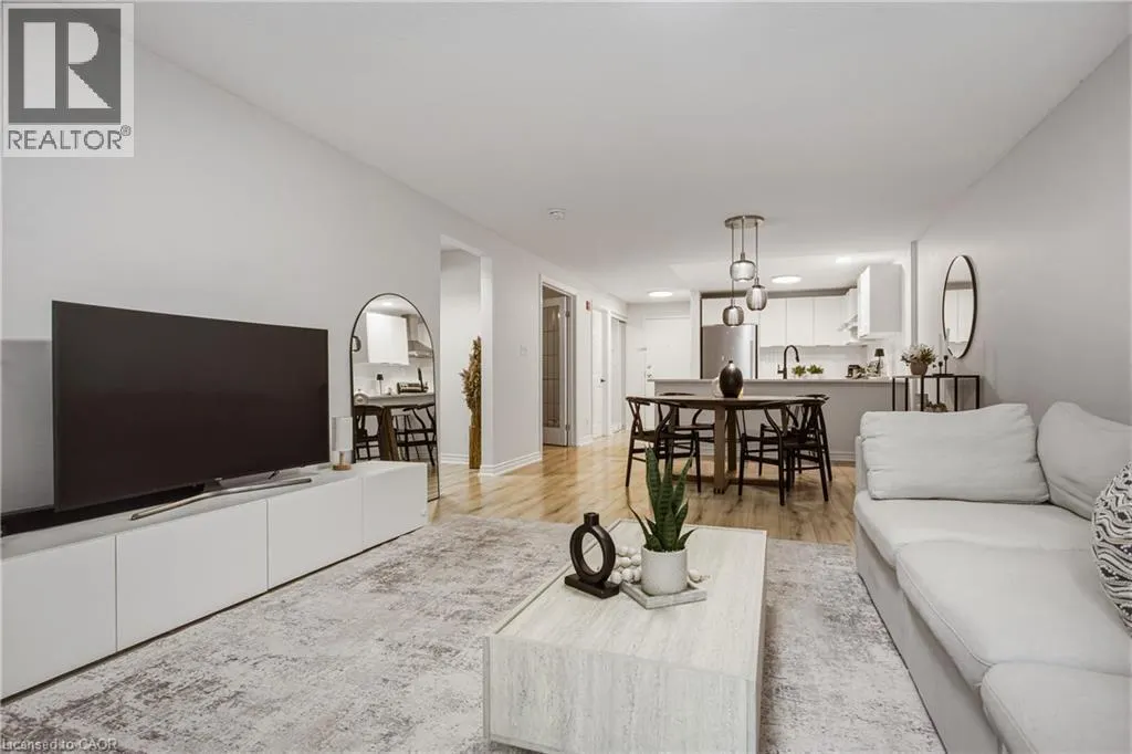 262 DUNDAS Street E Unit# 111 #111