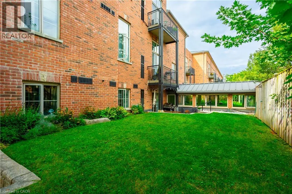 262 DUNDAS Street E Unit# 111 #111