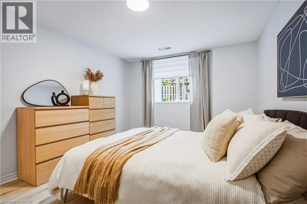262 DUNDAS Street E Unit# 111 #111