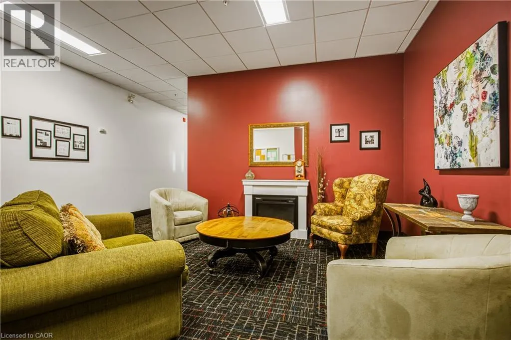 262 DUNDAS Street E Unit# 111 #111