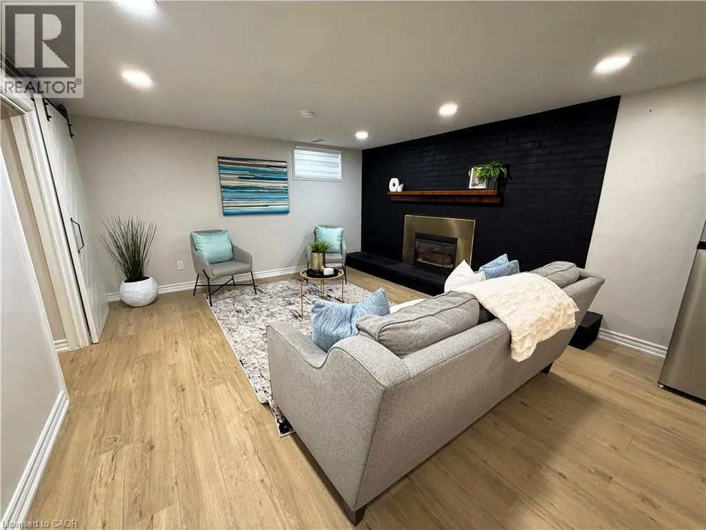 238 LAURIER Avenue