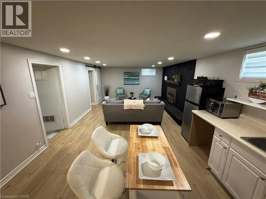 238 LAURIER Avenue