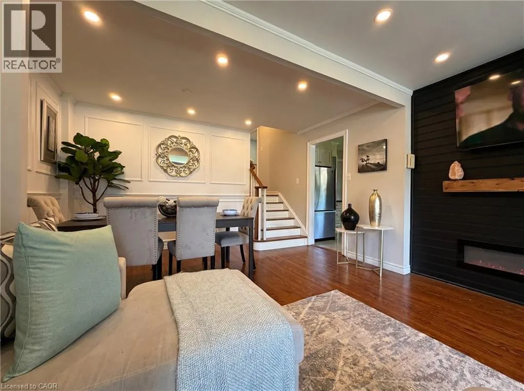 238 LAURIER Avenue