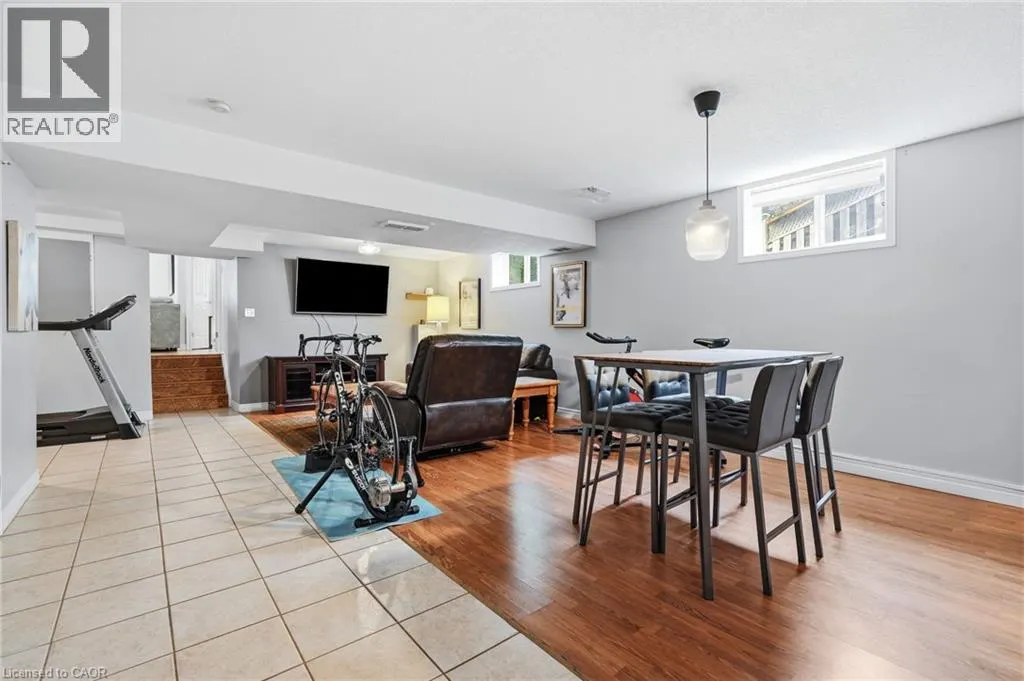 125 LANGLAW Drive