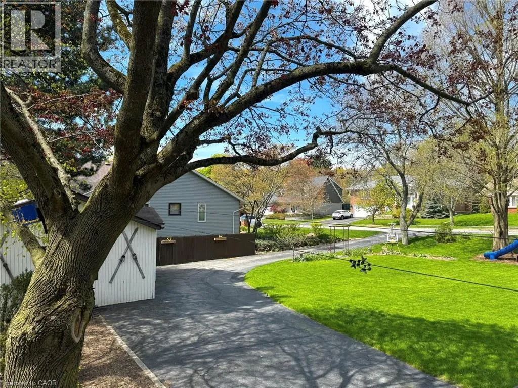 81 THOMSON Drive
