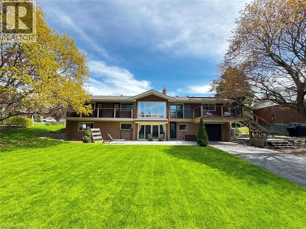 81 THOMSON Drive