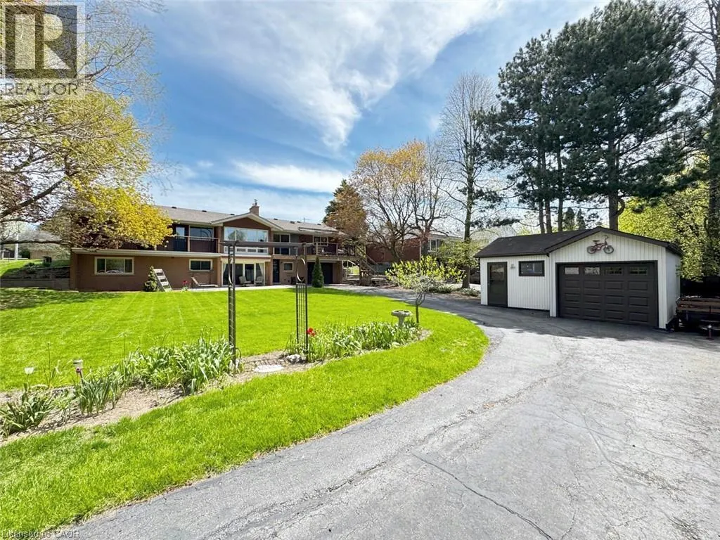 81 THOMSON Drive