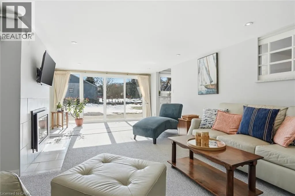 81 THOMSON Drive