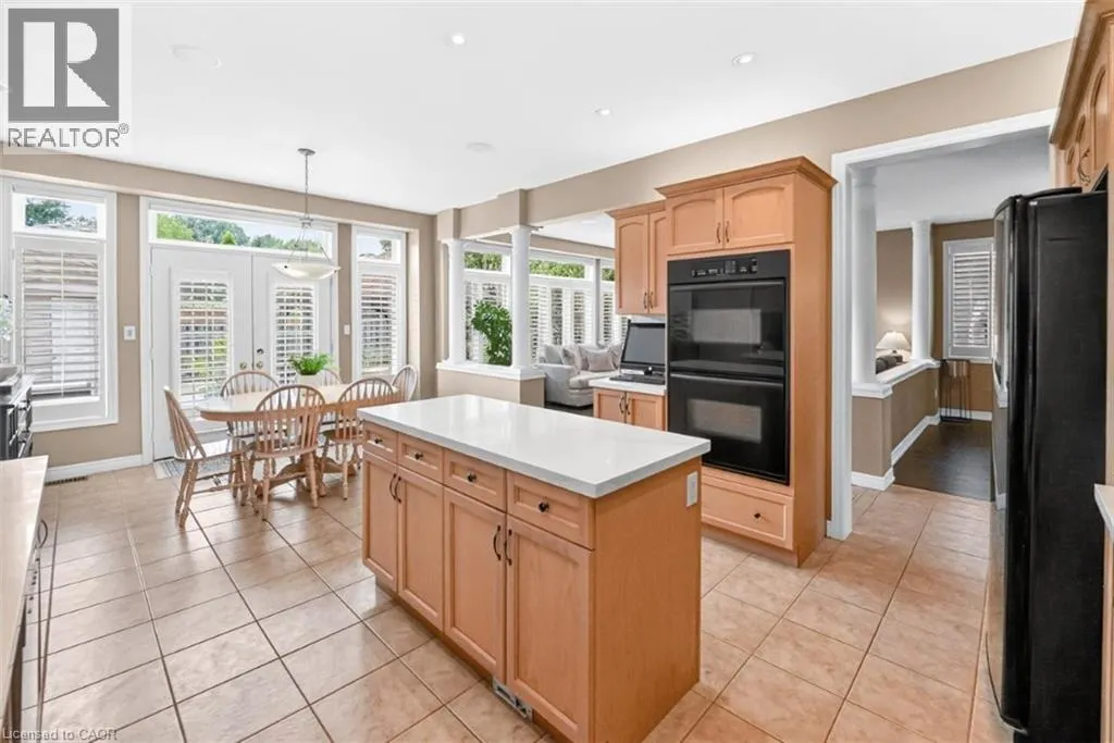123 MOORLAND Crescent