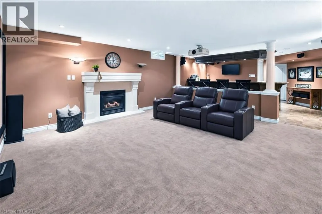 123 MOORLAND Crescent