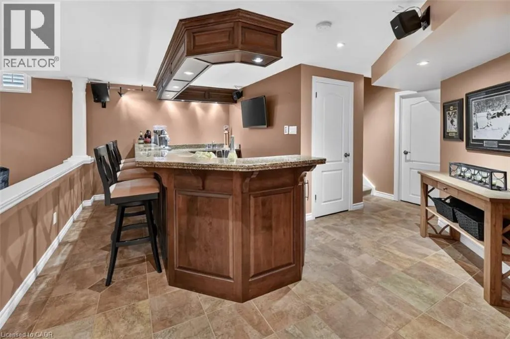 123 MOORLAND Crescent