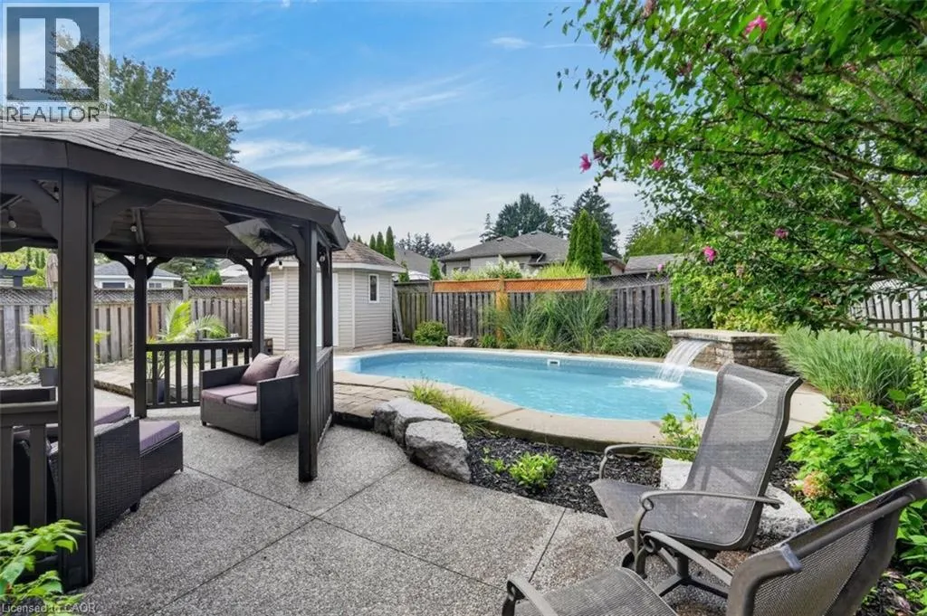 123 MOORLAND Crescent