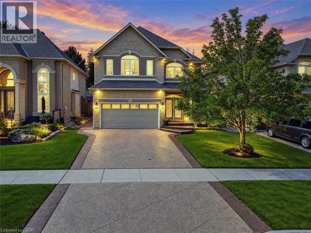 123 MOORLAND Crescent
