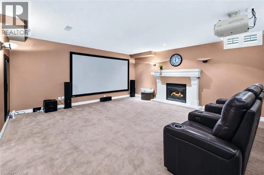 123 MOORLAND Crescent