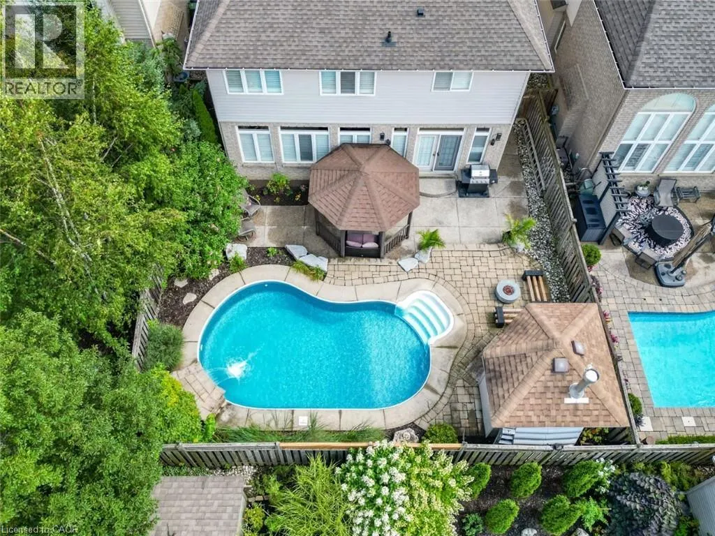 123 MOORLAND Crescent