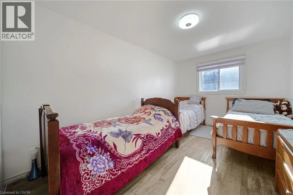 800 PARAMOUNT Drive Unit# 1 #1