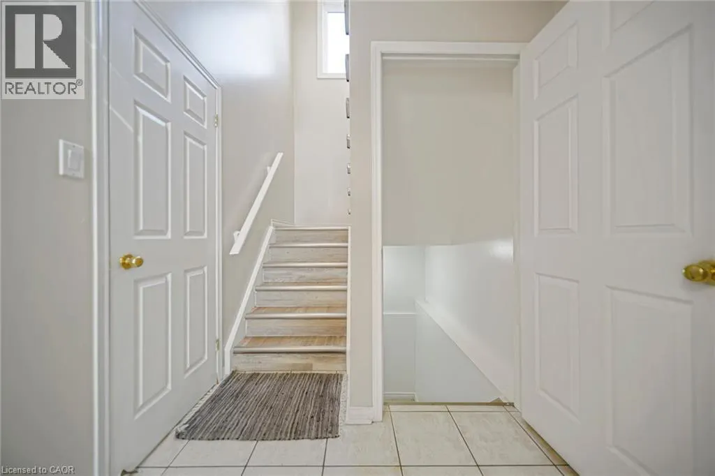 800 PARAMOUNT Drive Unit# 1 #1