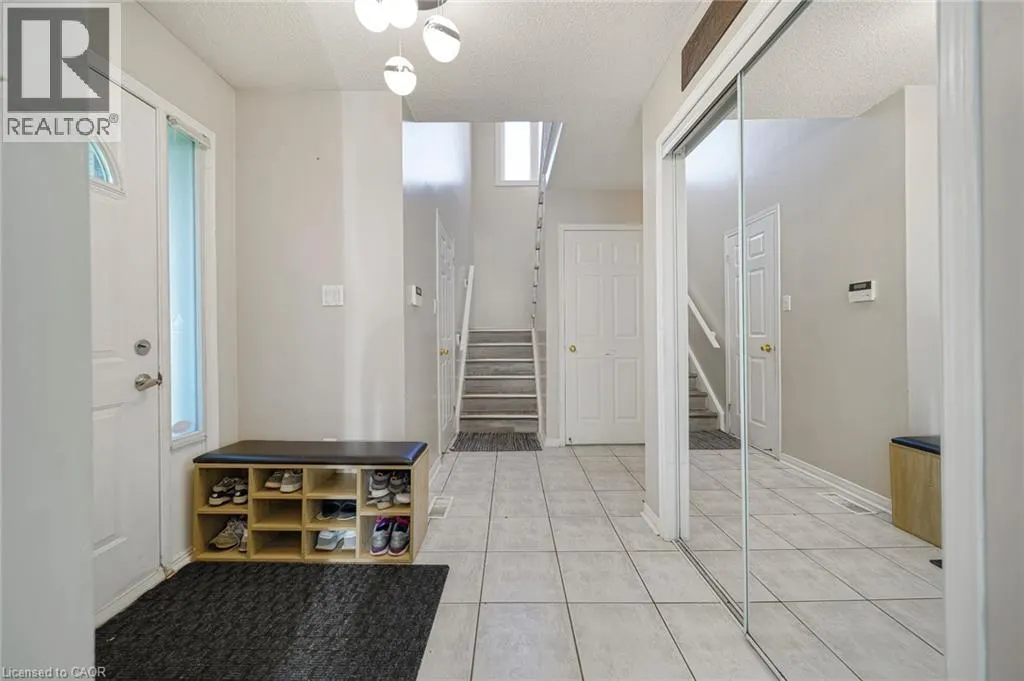 800 PARAMOUNT Drive Unit# 1 #1