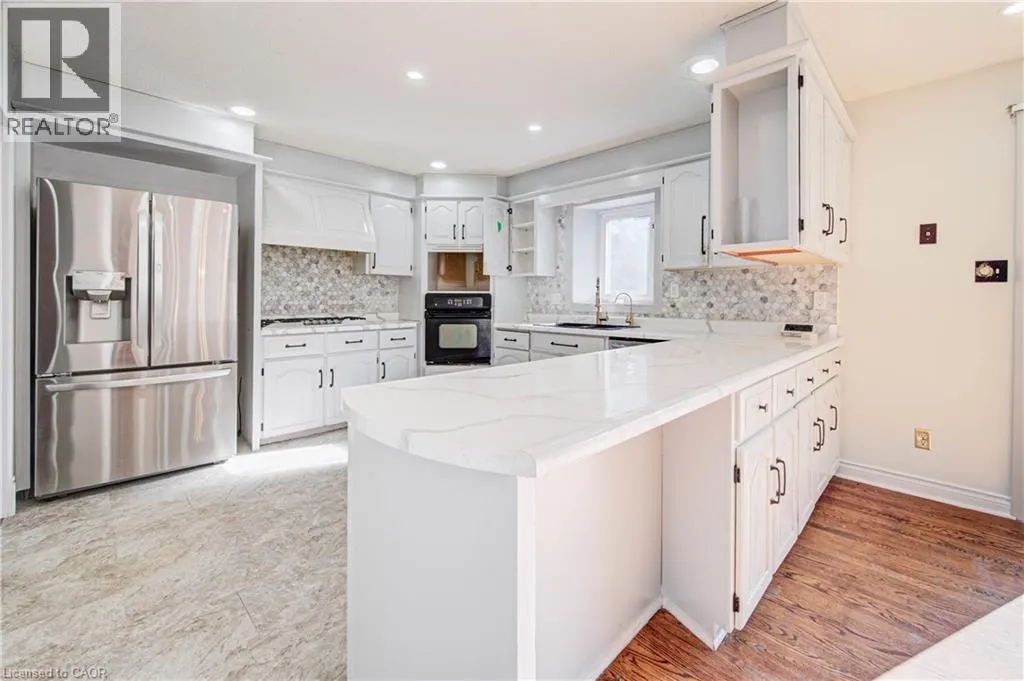 11 BROCK Road S