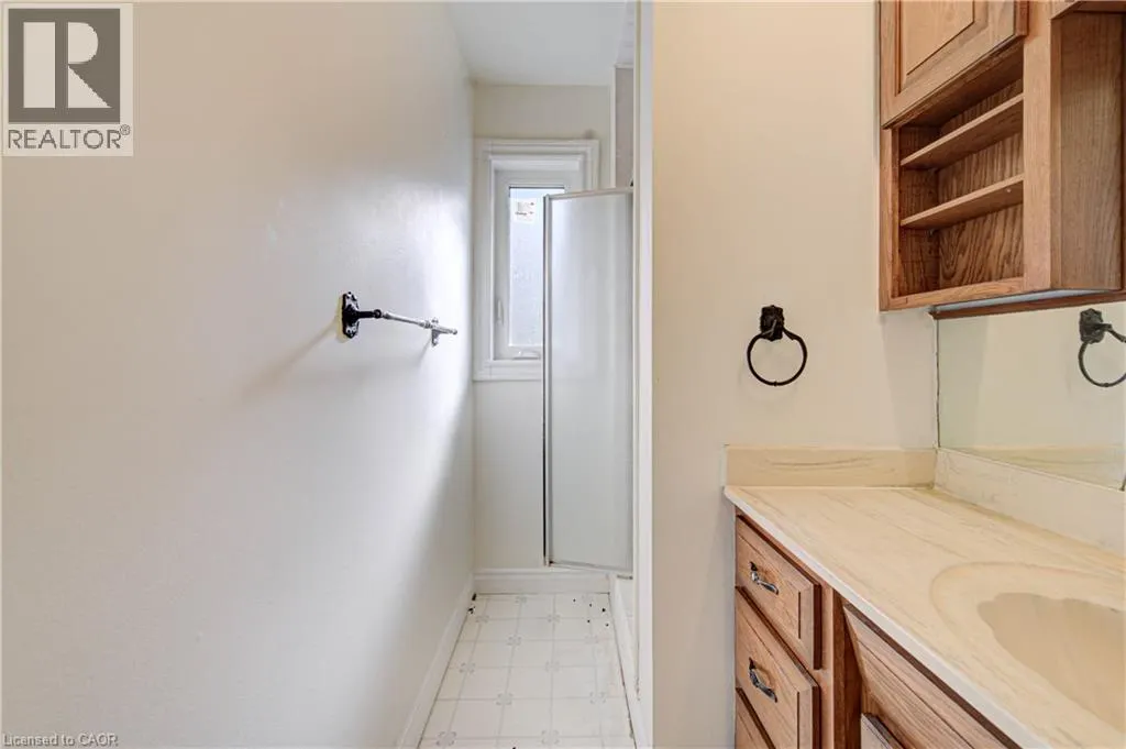 11 BROCK Road S
