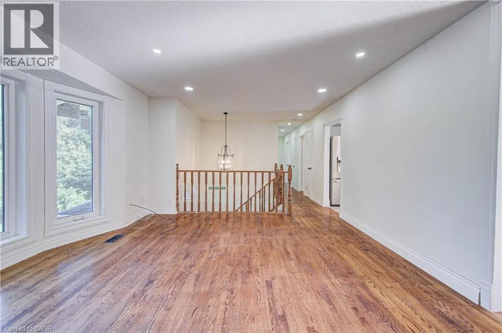11 BROCK Road S
