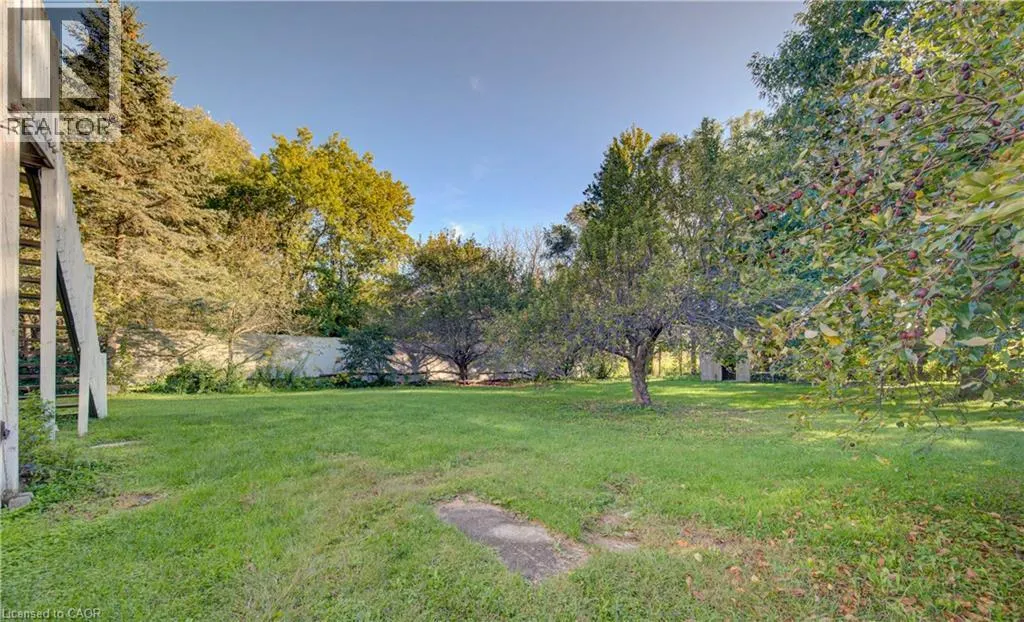11 BROCK Road S
