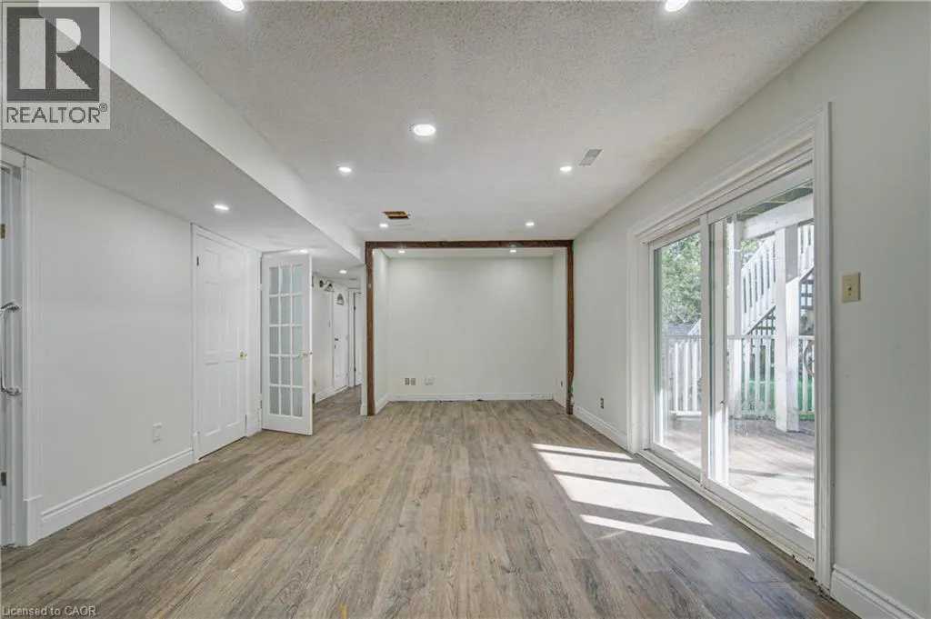 11 BROCK Road S