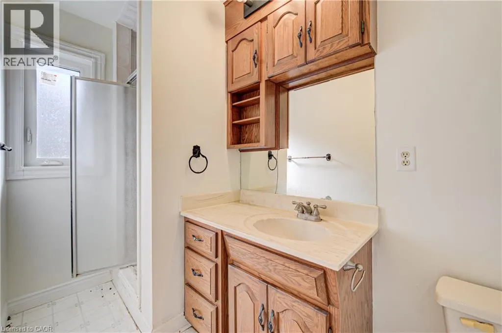 11 BROCK Road S