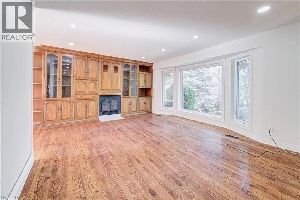 11 BROCK Road S