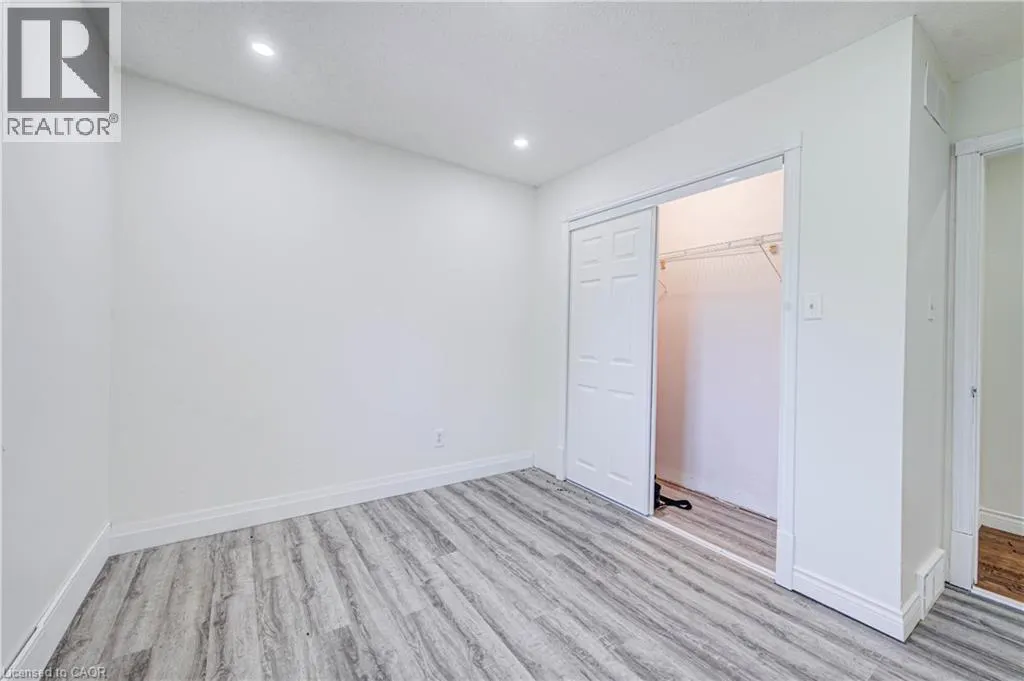 11 BROCK Road S