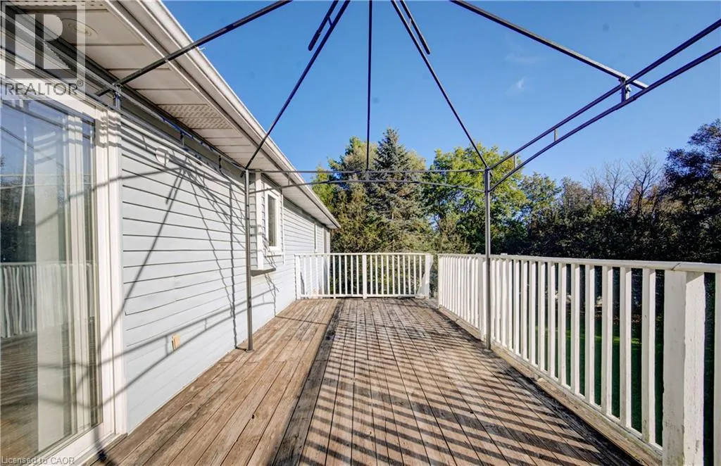 11 BROCK Road S