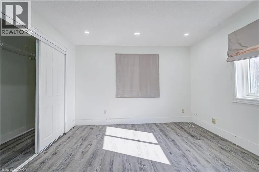 11 BROCK Road S
