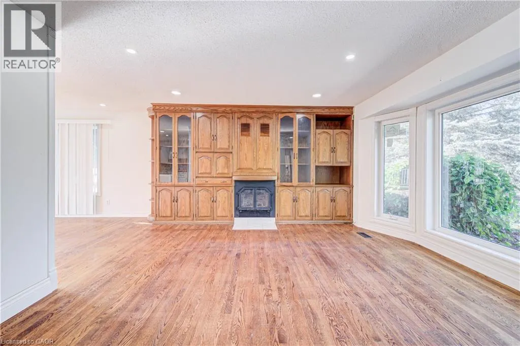 11 BROCK Road S