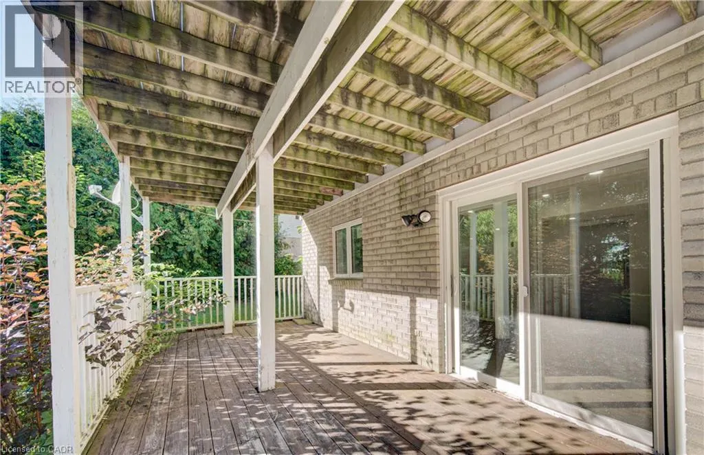 11 BROCK Road S