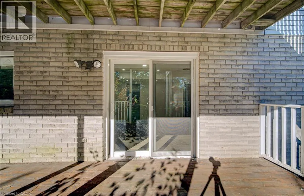 11 BROCK Road S